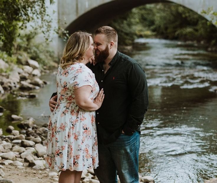 Plus Size Engagement Photos | Summer Engagement Photos | Engagement Photo  Ideas | Engagement Pictures Poses, Fall Engagement Pictures, Summer  Engagement Photos