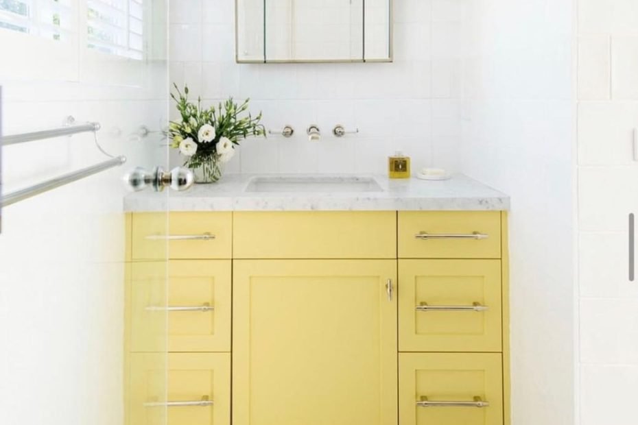 14 Best Yellow Bathroom Ideas