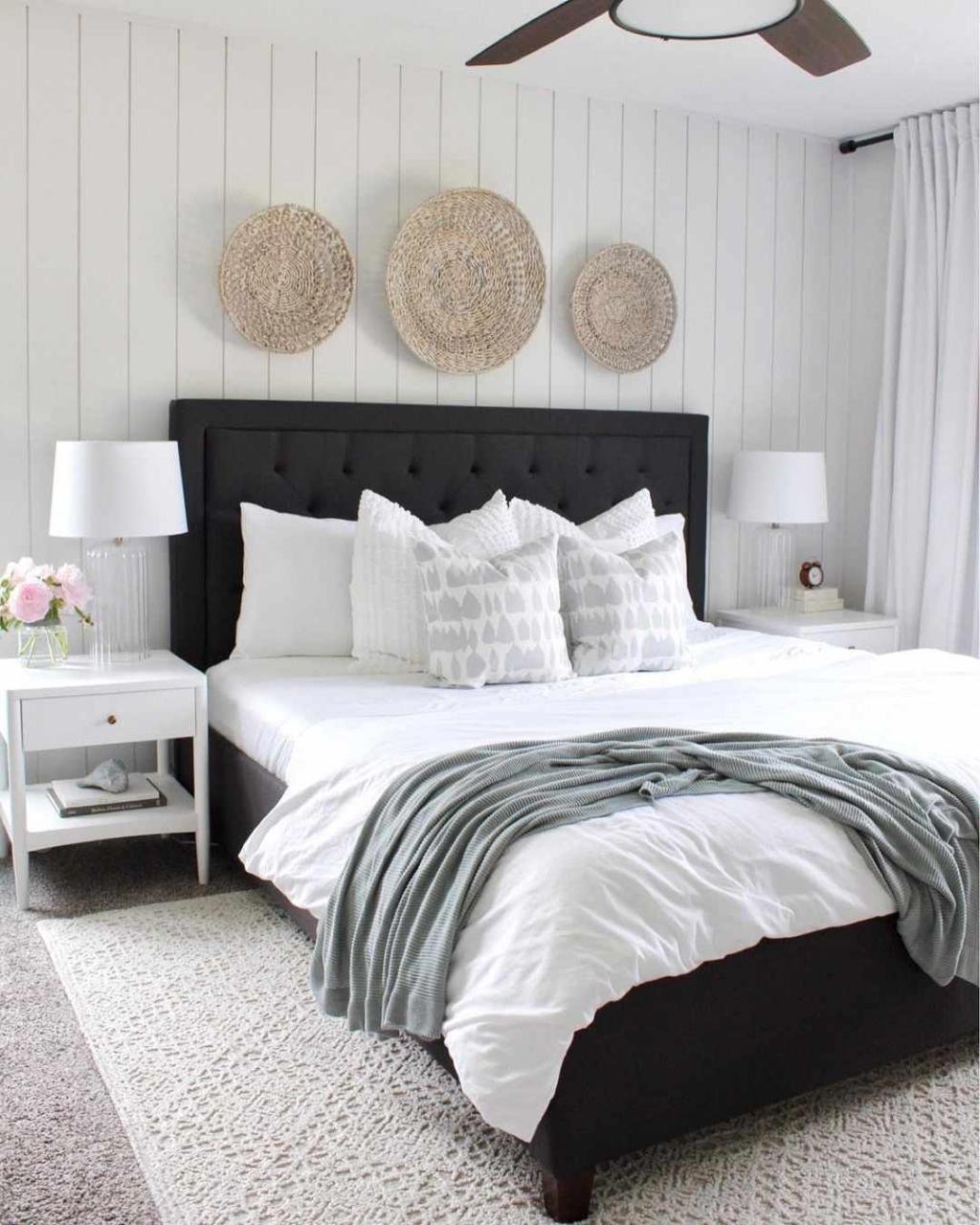 40 White Bedrooms That Are Anything But Boring 40 White Bedrooms That Are Anything But Boring