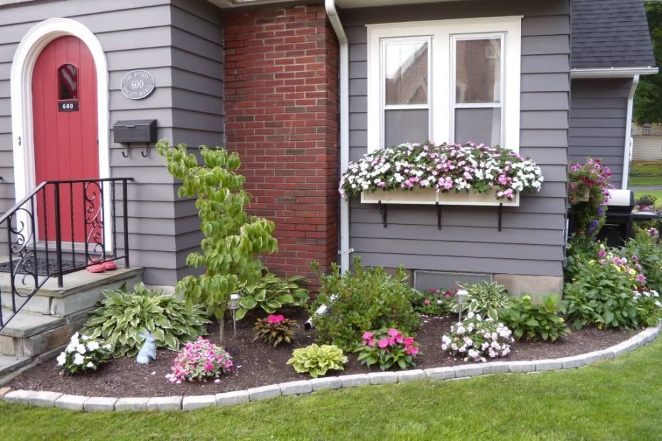 Show Us Your Flower Beds! | Garden Front Of House, House Landscape, Home  Garden Design