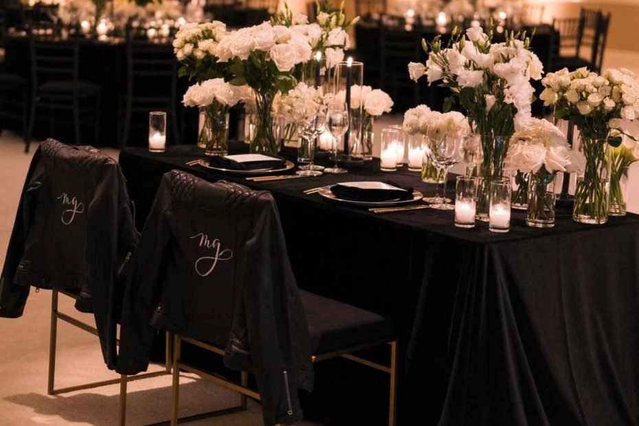 26 Ways To Use Black And Dark Details In Your Wedding Décor
