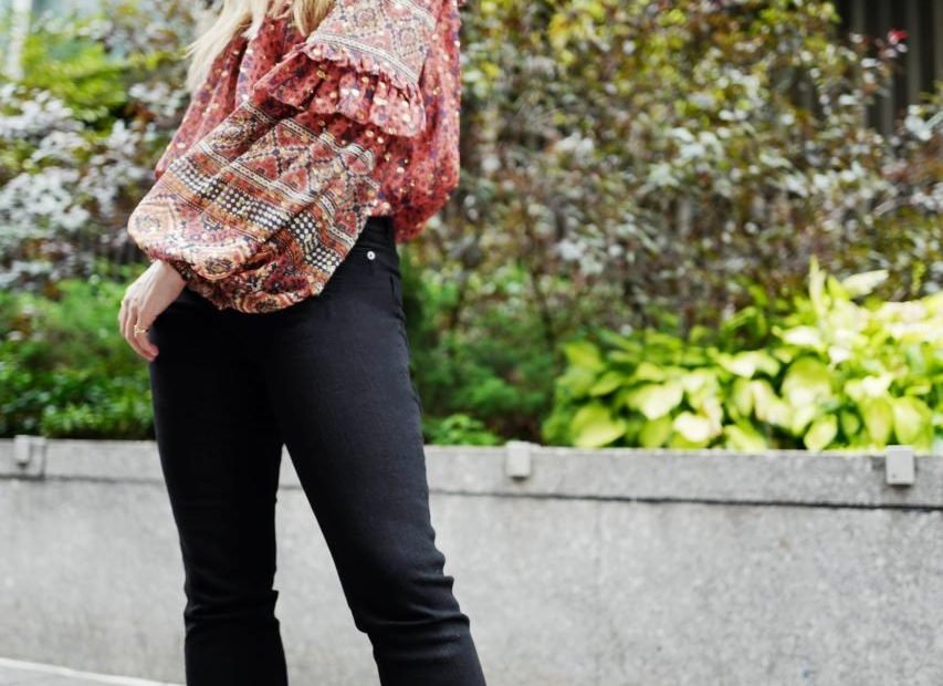 Easy Outfit Ideas: Jeans, A Blouse, And Heels | Easy Outfits: A Stylish  Jeans-And-Top Outfit To Wear To Work, Dinner, And Beyond | Popsugar Fashion  Photo 2