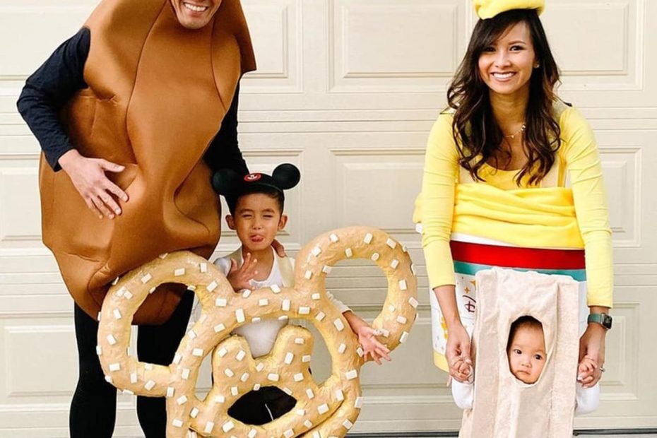 The Best Halloween Costumes For Families Of Four 2022 | Popsugar Family