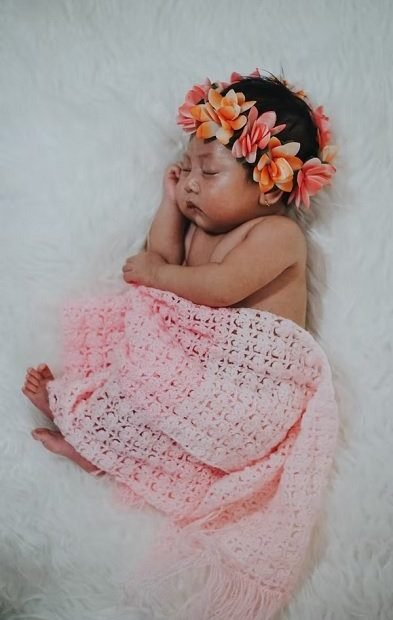 43 Cutest Newborn Photo Ideas To Try Yourself