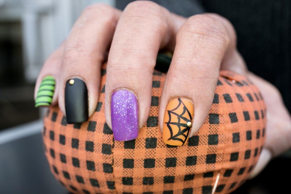 50 Halloween Nail Designs: Spooky Halloween Nail Ideas To Try