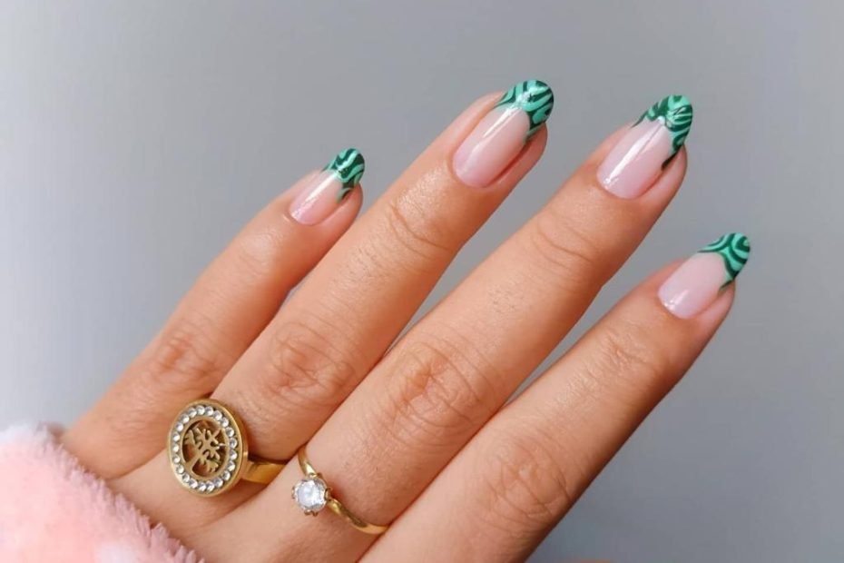 10 Diseños De Uñas En Color Verde Para Brillar En Primavera 2022 | Glamour