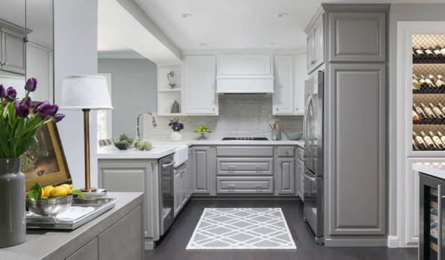 A Kitchen Lightens Up With Two-Tone Cabinets A Kitchen Lightens Up With Two-Tone Cabinets