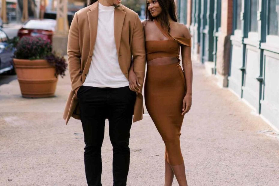 24 Best Fall Engagement Photo Outfits Of 2023