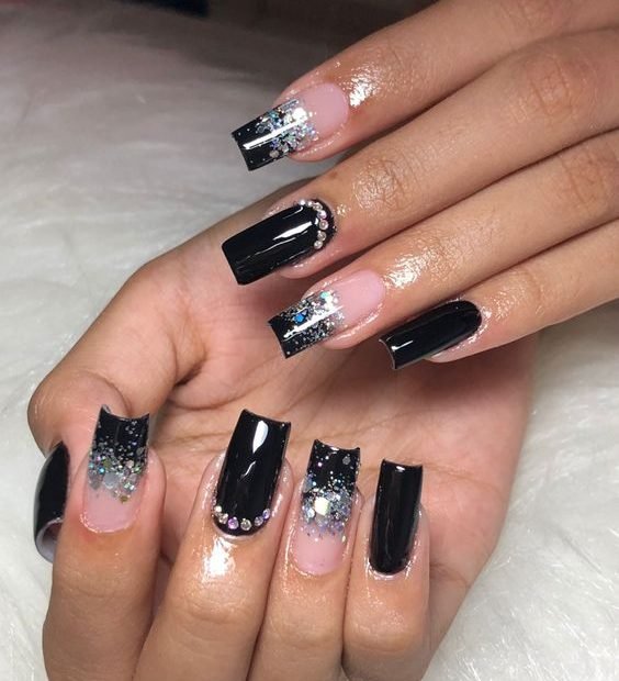 Unhas Decoradas Pretas: Dicas E Inspirações Para Usar