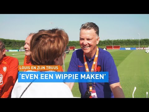 Avontuurtje op HOTELKAMER: Louis van Gaal wil potje ballen met zijn Truus | WK VOETBAL